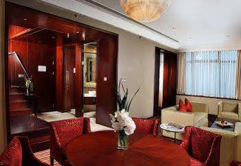 Hotel Renaissance Zhongshan Park 5*